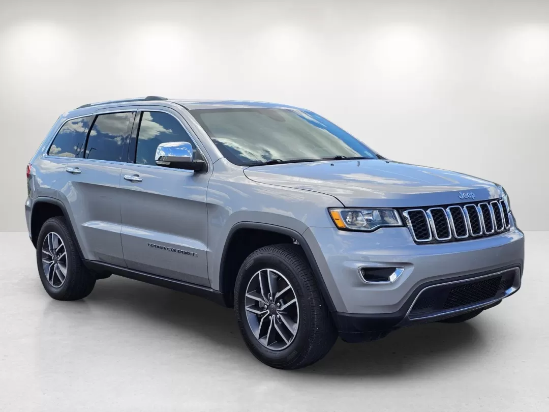 2019 /Black Jeep Grand Cherokee Limited (1C4RJEBG1KC) with an Other engine, located at 804 22nd Ave, Phenix City, AL, 36870, (334) 297-1860, 32.484749, -85.024475 - Experience the ultimate blend of style, capability, and comfort with the stunning 2019 Jeep Grand Cherokee Limited at Gils Auto - Prattville. Whether you're navigating the busy streets of Prattville, AL, or embarking on a weekend adventure with family and friends, this SUV is designed to elevate you - Photo#6