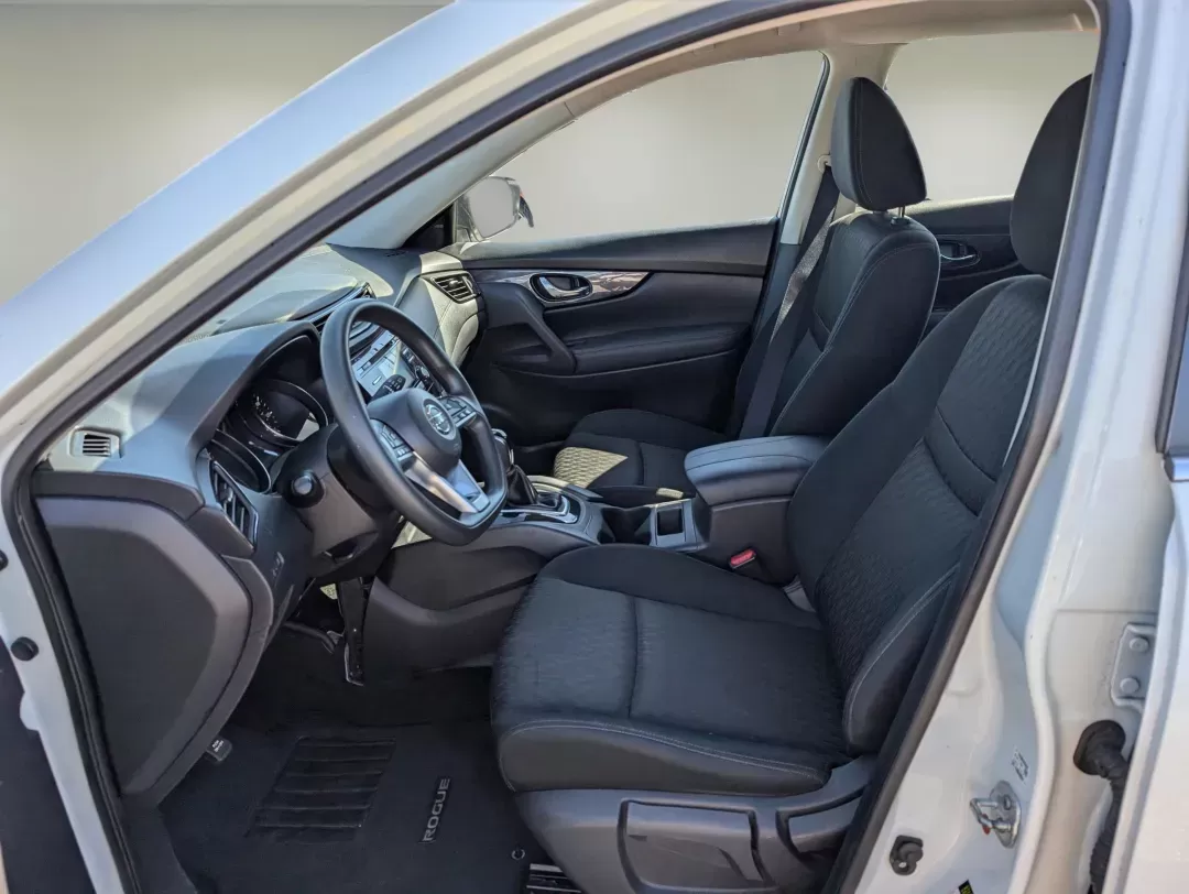 2017 /Charcoal Nissan Rogue S (KNMAT2MT6HP) with an Regular Unleaded I-4 2.5 L/152 engine, 1-Speed CVT w/OD transmission, located at 804 22nd Ave, Phenix City, AL, 36870, (334) 297-1860, 32.484749, -85.024475 - 2017 Nissan Rogue S - Photo#9