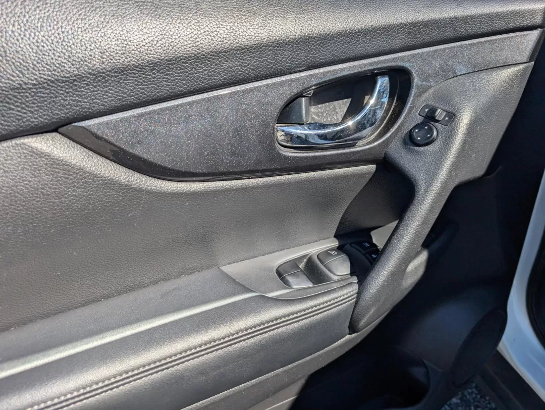 2017 /Charcoal Nissan Rogue S (KNMAT2MT6HP) with an Other engine, located at 1430 Gateway Drive, Opelika, AL, 36801, (334) 239-0944, 32.637871, -85.409790 - 2017 Nissan Rogue S - Photo#8