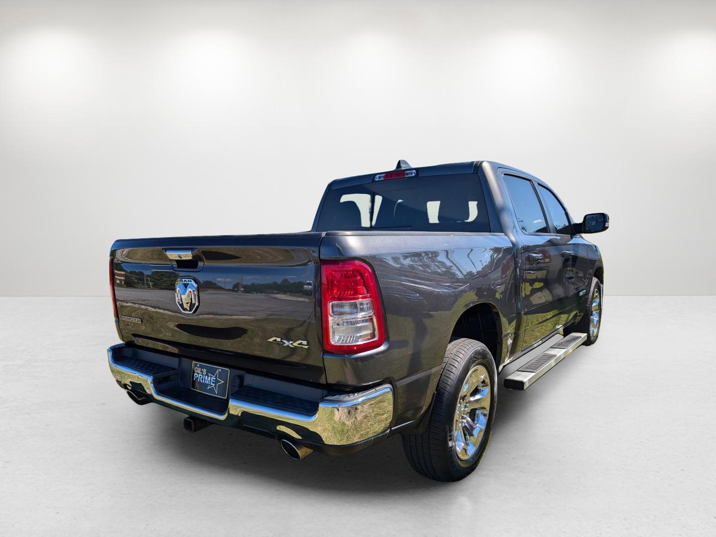 2019 /Black Ram 1500 Big Horn/Lone Star (1C6SRFFT8KN) with an Regular Unleaded V-8 5.7 L/345 engine, 8-Speed Automatic w/OD transmission, located at 3959 U.S. 80 W, Phenix City, AL, 36870, (334) 297-4885, 32.469296, -85.135185 - 2019 Ram 1500 Big Horn/Lone Star - Photo#5