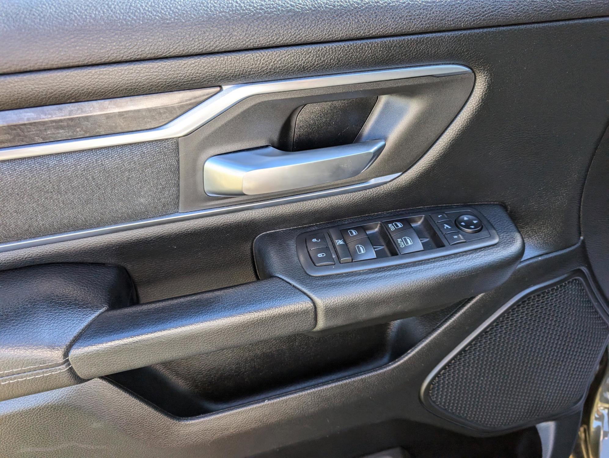 2019 /Black Ram 1500 Big Horn/Lone Star (1C6SRFFT8KN) with an Regular Unleaded V-8 5.7 L/345 engine, 8-Speed Automatic w/OD transmission, located at 3959 U.S. 80 W, Phenix City, AL, 36870, (334) 297-4885, 32.469296, -85.135185 - 2019 Ram 1500 Big Horn/Lone Star - Photo#9