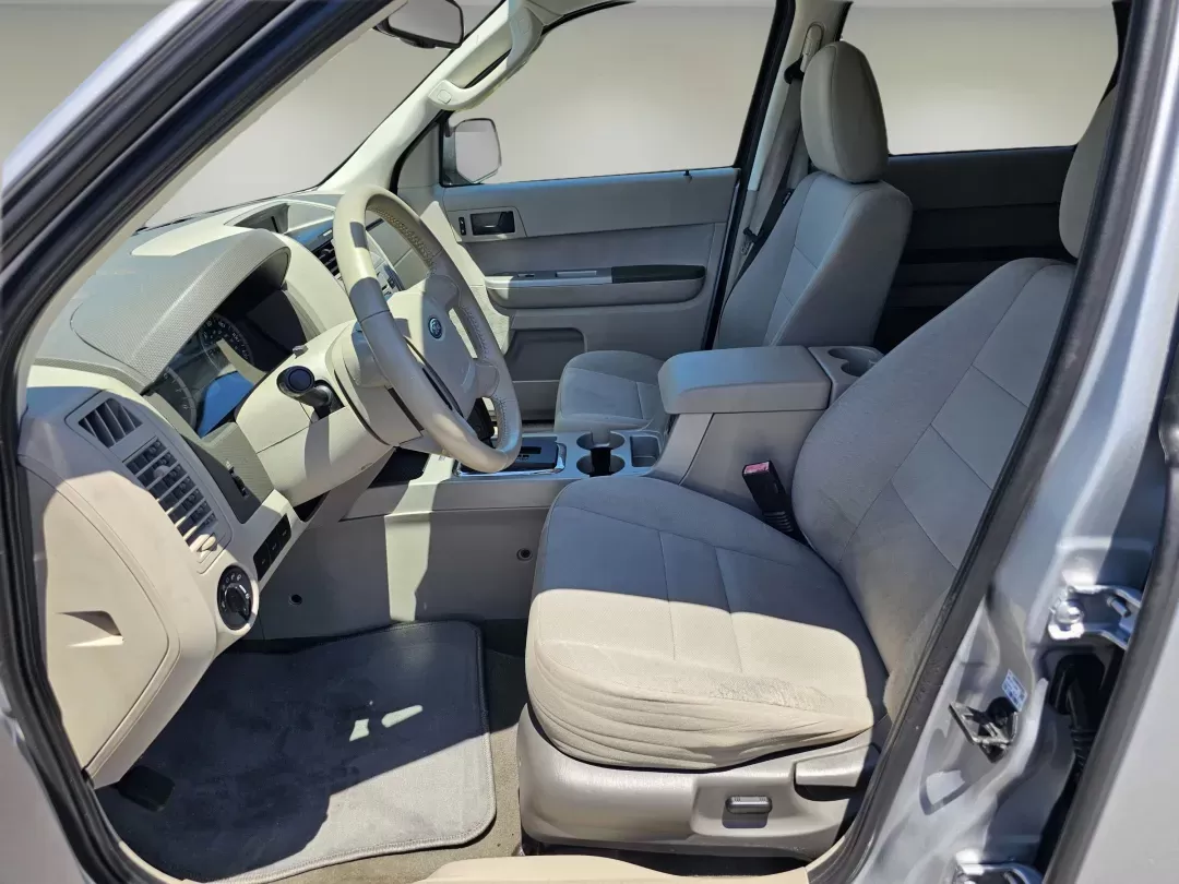 2012 Ford Escape XLT (1FMCU0DG6CK) with an Gas/Ethanol V6 3.0L/181 engine, 6-Speed Automatic transmission, located at 521 Old Farm Lane Rd, Prattville, AL, 36066, (334) 325-1505, 32.482460, -86.416367 - 2012 Ford Escape XLT - Photo#10