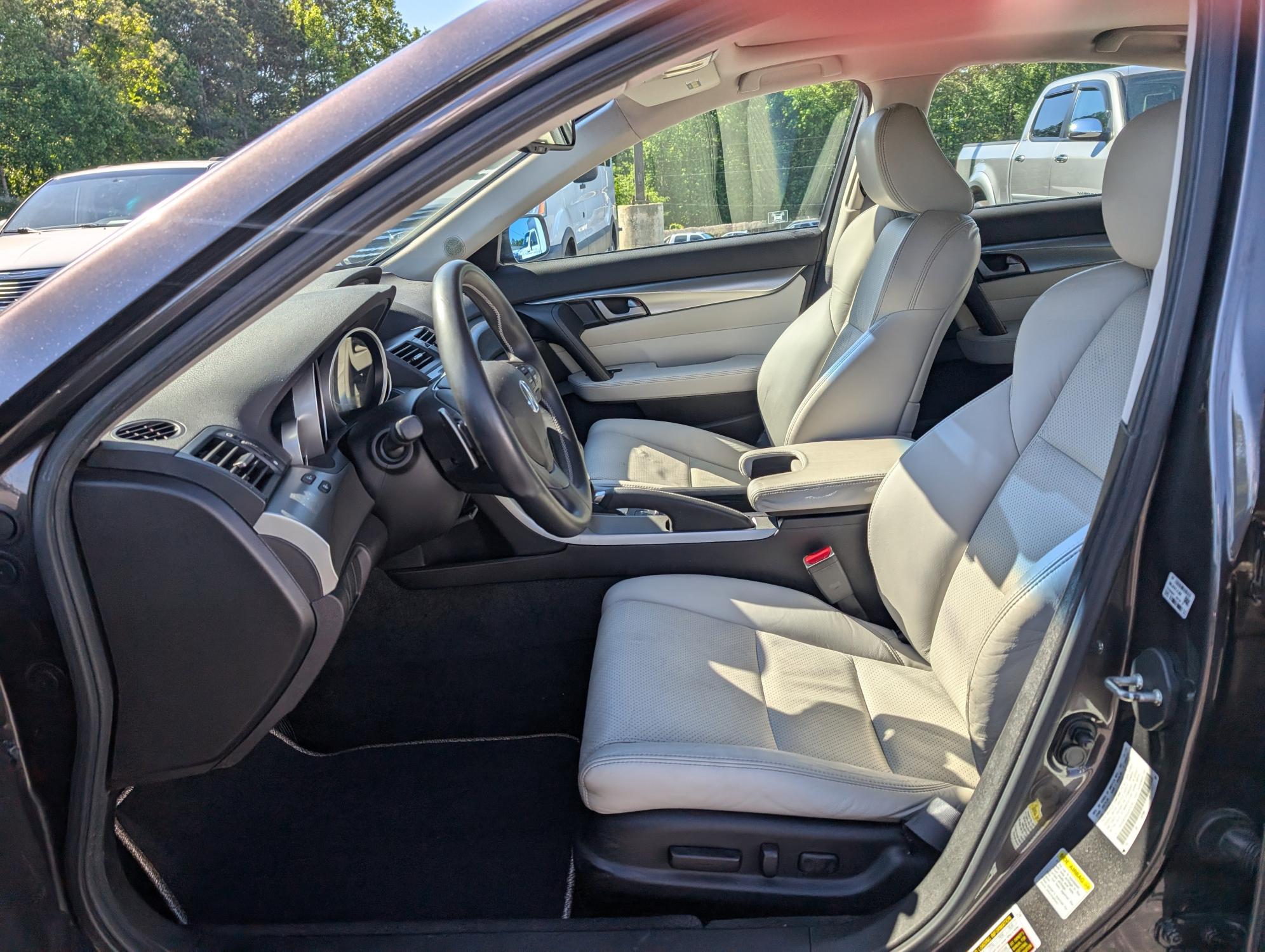 2010 Acura TL Tech Auto (19UUA9F55AA) with an Gas V6 3.7L/223 engine, 5-Speed Automatic w/OD transmission, located at 3959 U.S. 80 W, Phenix City, AL, 36870, (334) 297-4885, 32.469296, -85.135185 - 2010 Acura TL Tech Auto - Photo#9