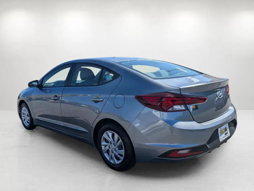 2019 /Gray Hyundai Elantra SE (KMHD74LF1KU) with an Regular Unleaded I-4 2.0 L/122 engine, 6-Speed Automatic w/OD transmission, located at 521 Old Farm Lane Rd, Prattville, AL, 36066, (334) 325-1505, 32.482460, -86.416367 - 2019 Hyundai Elantra SE - Photo#2