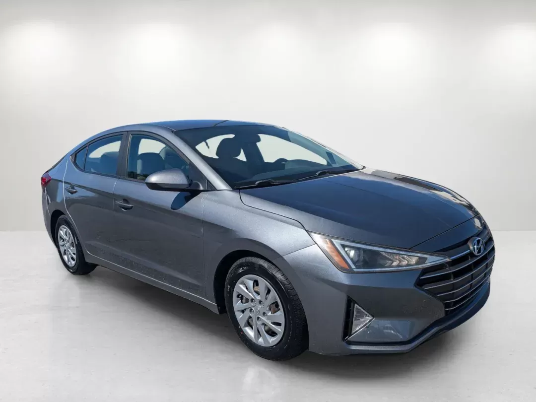 2019 /Gray Hyundai Elantra SE (KMHD74LF1KU) with an Regular Unleaded I-4 2.0 L/122 engine, 6-Speed Automatic w/OD transmission, located at 521 Old Farm Lane Rd, Prattville, AL, 36066, (334) 325-1505, 32.482460, -86.416367 - 2019 Hyundai Elantra SE - Photo#6