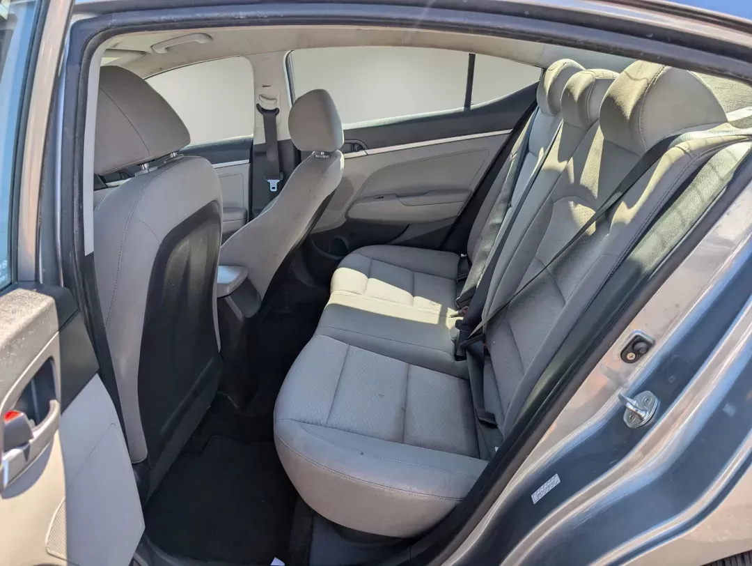 2019 /Gray Hyundai Elantra SE (KMHD74LF1KU) with an Regular Unleaded I-4 2.0 L/122 engine, 6-Speed Automatic w/OD transmission, located at 521 Old Farm Lane Rd, Prattville, AL, 36066, (334) 325-1505, 32.482460, -86.416367 - 2019 Hyundai Elantra SE - Photo#10
