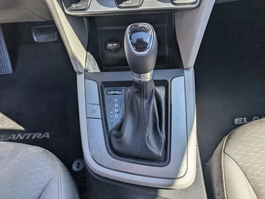 2019 /Gray Hyundai Elantra SE (KMHD74LF1KU) with an Regular Unleaded I-4 2.0 L/122 engine, 6-Speed Automatic w/OD transmission, located at 521 Old Farm Lane Rd, Prattville, AL, 36066, (334) 325-1505, 32.482460, -86.416367 - 2019 Hyundai Elantra SE - Photo#13