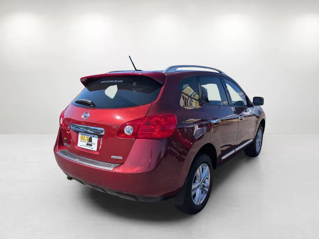 2015 /Gray Nissan Rogue Select S (JN8AS5MT4FW) with an Regular Unleaded I-4 2.5 L/152 engine, 1-Speed CVT w/OD transmission, located at 804 22nd Ave, Phenix City, AL, 36870, (334) 297-1860, 32.484749, -85.024475 - 2015 Nissan Rogue Select S - Photo#4