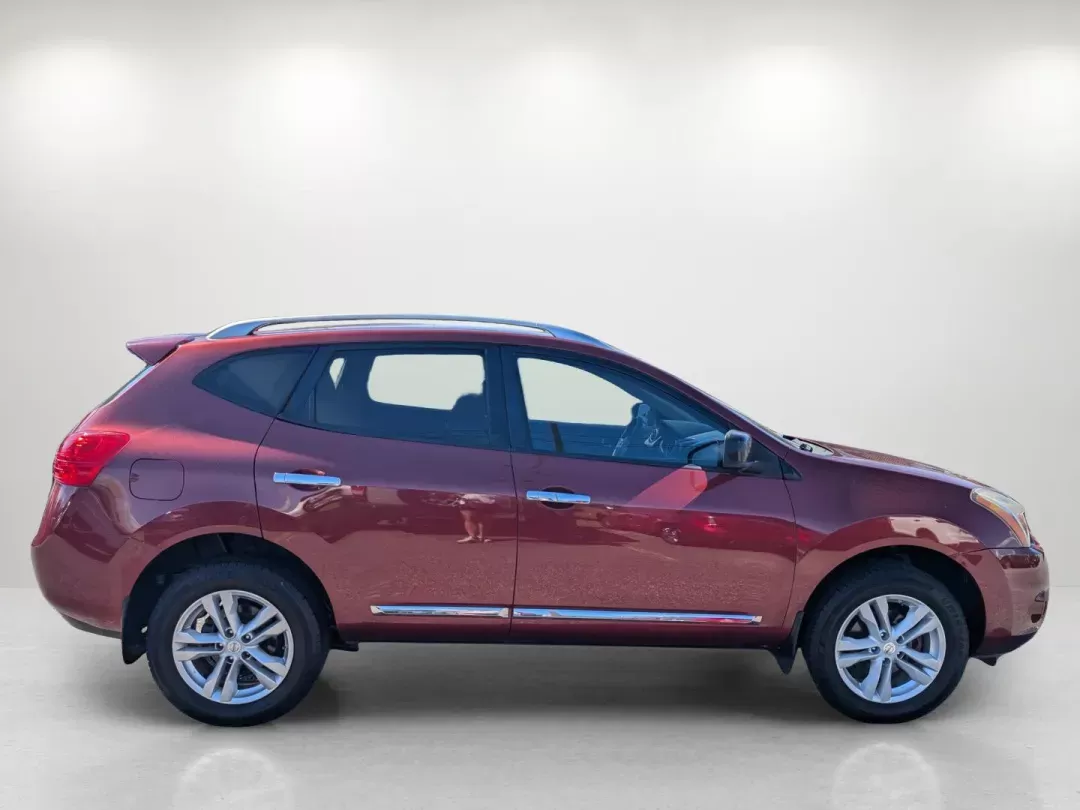 2015 /Gray Nissan Rogue Select S (JN8AS5MT4FW) with an Regular Unleaded I-4 2.5 L/152 engine, 1-Speed CVT w/OD transmission, located at 804 22nd Ave, Phenix City, AL, 36870, (334) 297-1860, 32.484749, -85.024475 - 2015 Nissan Rogue Select S - Photo#5