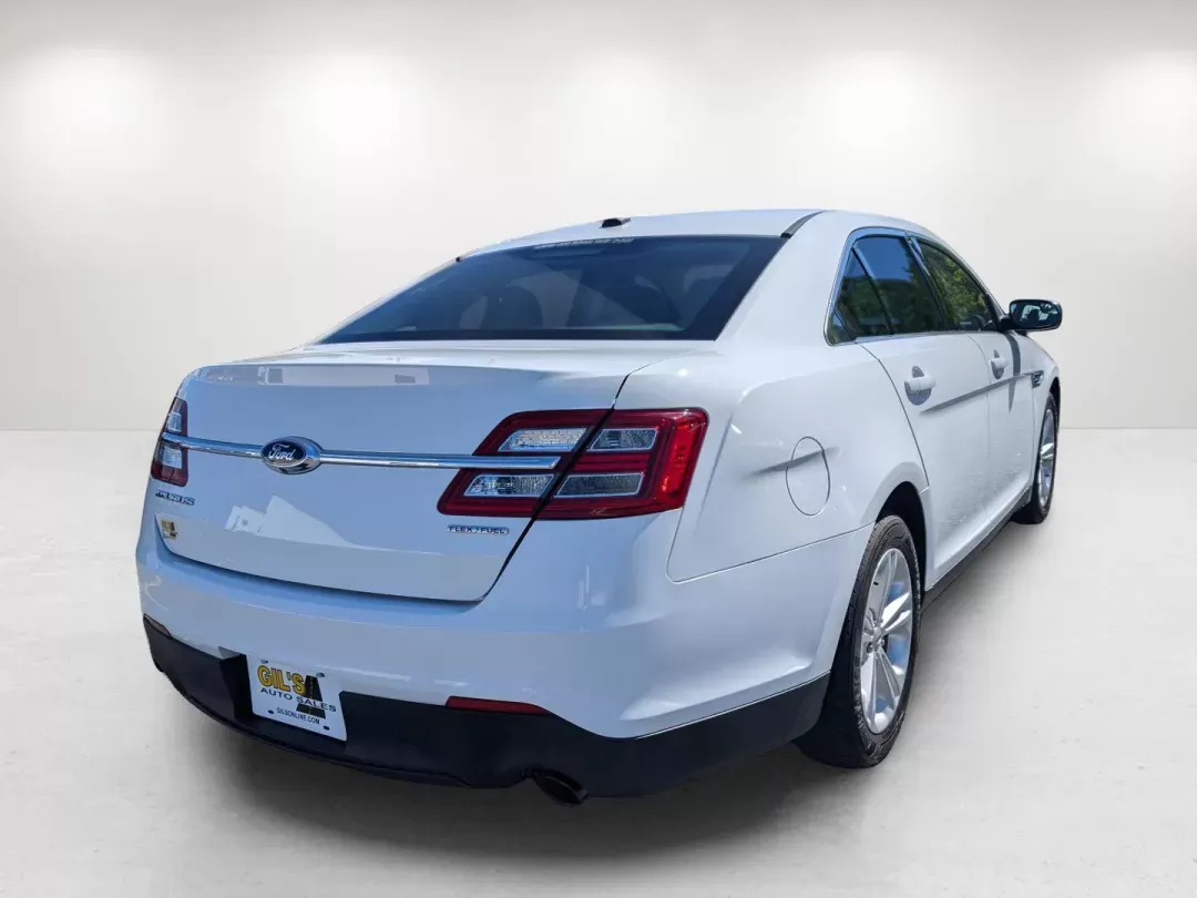 2016 Ford Taurus SE (1FAHP2D84GG) with an Regular Unleaded V-6 3.5 L/213 engine, 6-Speed Automatic w/OD transmission, located at 804 22nd Ave, Phenix City, AL, 36870, (334) 297-1860, 32.484749, -85.024475 - 2016 Ford Taurus SE - Photo#4