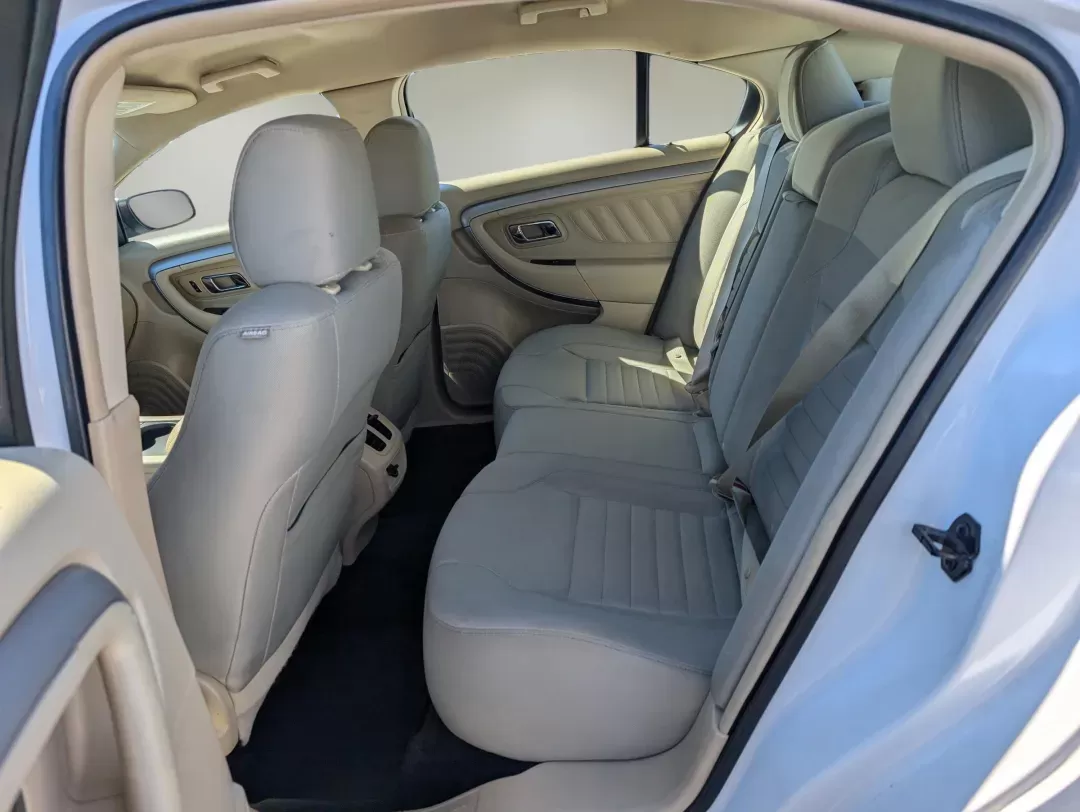 2016 Ford Taurus SE (1FAHP2D84GG) with an Regular Unleaded V-6 3.5 L/213 engine, 6-Speed Automatic w/OD transmission, located at 804 22nd Ave, Phenix City, AL, 36870, (334) 297-1860, 32.484749, -85.024475 - 2016 Ford Taurus SE - Photo#10