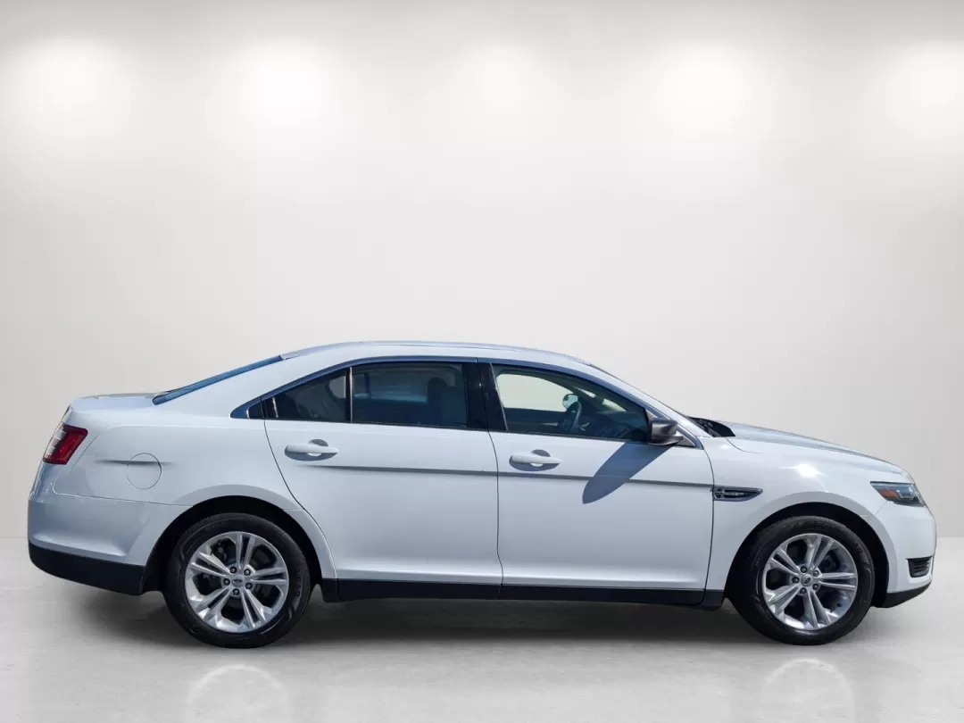 2016 Ford Taurus SE (1FAHP2D84GG) with an Other engine, located at 3959 U.S. 80 W, Phenix City, AL, 36870, (334) 297-4885, 32.469296, -85.135185 - ### Experience the Comfort and Reliability of the 2016 Ford Taurus SE at Gils Auto - Phenix City #2<br /> <br /> Are you searching for a dependable sedan that can elevate your daily commute while accommodating your family's needs? Look no further than the 2016 Ford Taurus SE, available now at Gils A - Photo#5