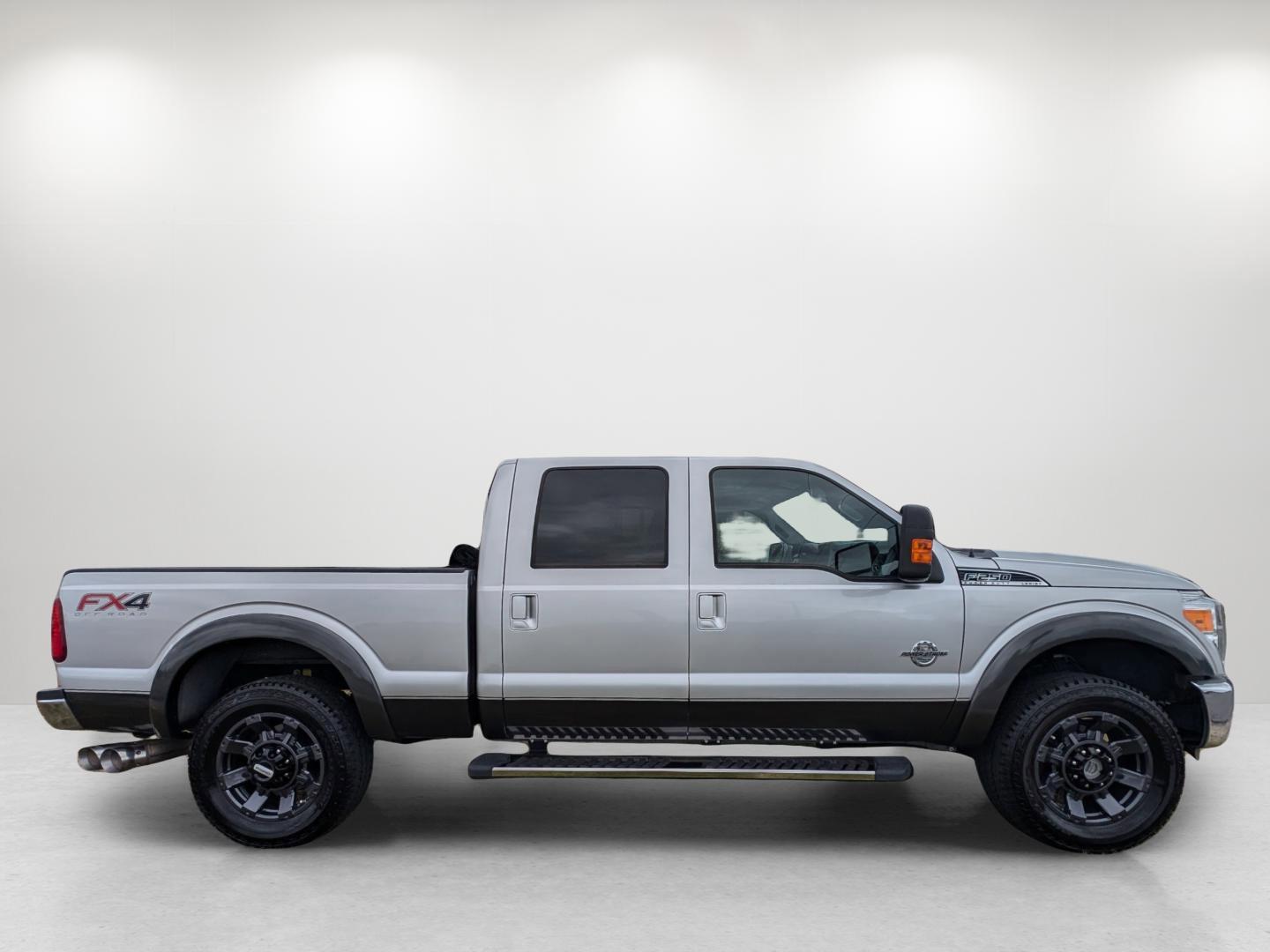 2015 Ford Super Duty F-250 SRW Lariat (1FT7W2BT5FE) with an Intercooled Turbo Diesel V-8 6.7 L/406 engine, 6-Speed Automatic w/OD transmission, located at 3959 U.S. 80 W, Phenix City, AL, 36870, (334) 297-4885, 32.469296, -85.135185 - 2015 Ford Super Duty F-250 SRW Lariat - Photo#5