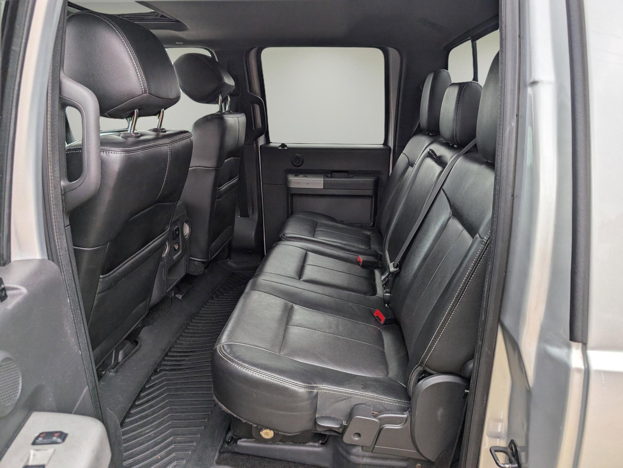 2015 Ford Super Duty F-250 SRW Lariat (1FT7W2BT5FE) with an Intercooled Turbo Diesel V-8 6.7 L/406 engine, 6-Speed Automatic w/OD transmission, located at 3959 U.S. 80 W, Phenix City, AL, 36870, (334) 297-4885, 32.469296, -85.135185 - 2015 Ford Super Duty F-250 SRW Lariat - Photo#10