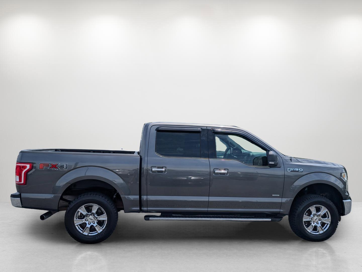 2016 Ford F-150 XLT (1FTEW1EG7GK) with an Twin Turbo Regular Unleaded V-6 3.5 L/213 engine, 6-Speed Automatic w/OD transmission, located at 3959 U.S. 80 W, Phenix City, AL, 36870, (334) 297-4885, 32.469296, -85.135185 - 2016 Ford F-150 XLT - Photo#6