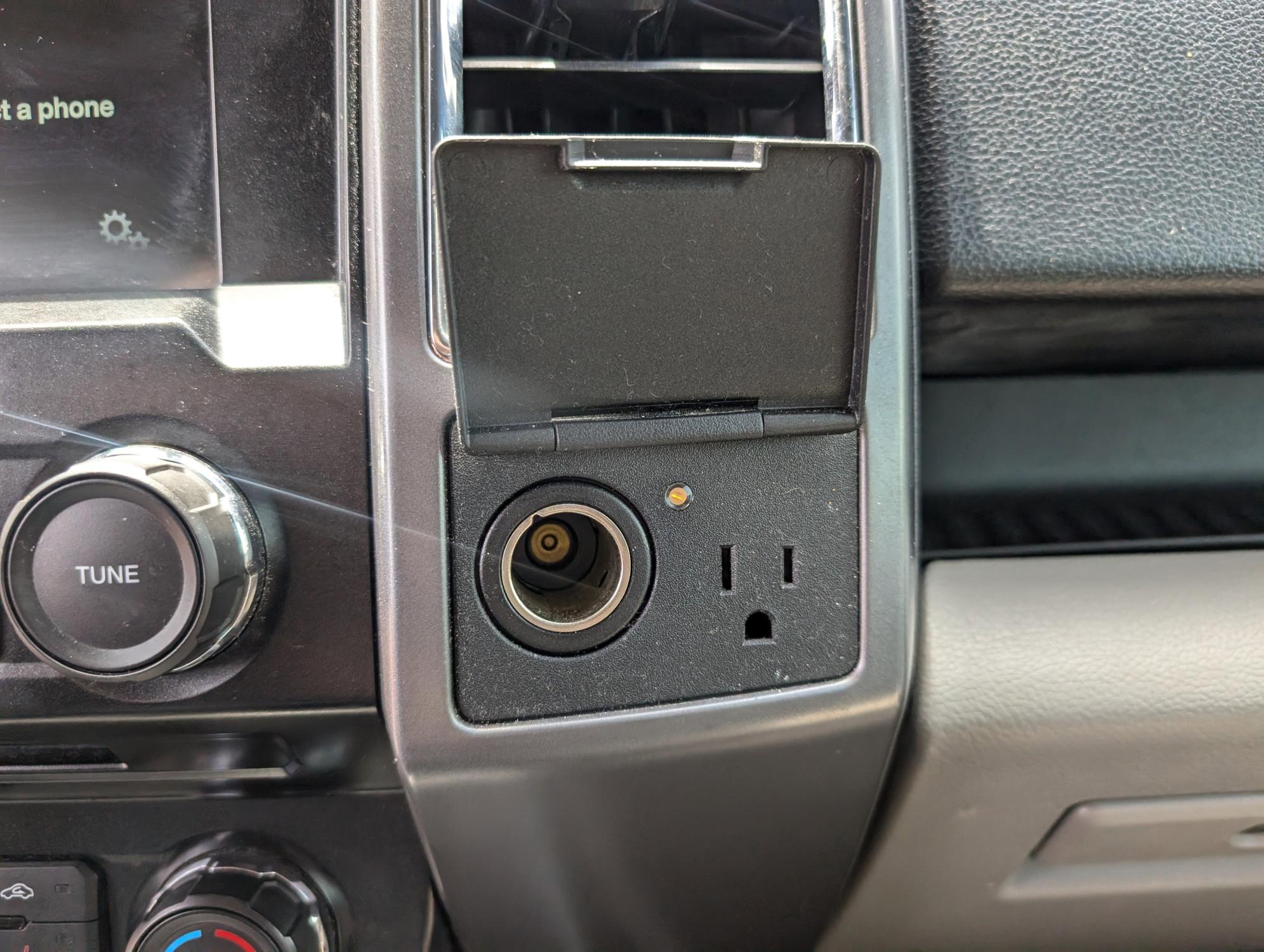 2016 Ford F-150 XLT (1FTEW1EG7GK) with an Twin Turbo Regular Unleaded V-6 3.5 L/213 engine, 6-Speed Automatic w/OD transmission, located at 3959 U.S. 80 W, Phenix City, AL, 36870, (334) 297-4885, 32.469296, -85.135185 - 2016 Ford F-150 XLT - Photo#13
