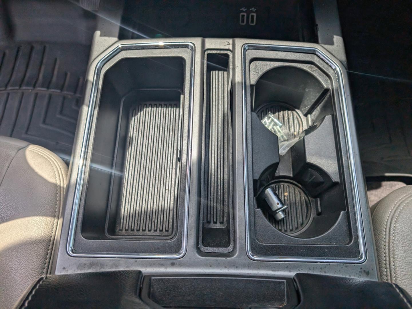 2016 Ford F-150 XLT (1FTEW1EG7GK) with an Twin Turbo Regular Unleaded V-6 3.5 L/213 engine, 6-Speed Automatic w/OD transmission, located at 3959 U.S. 80 W, Phenix City, AL, 36870, (334) 297-4885, 32.469296, -85.135185 - 2016 Ford F-150 XLT - Photo#14