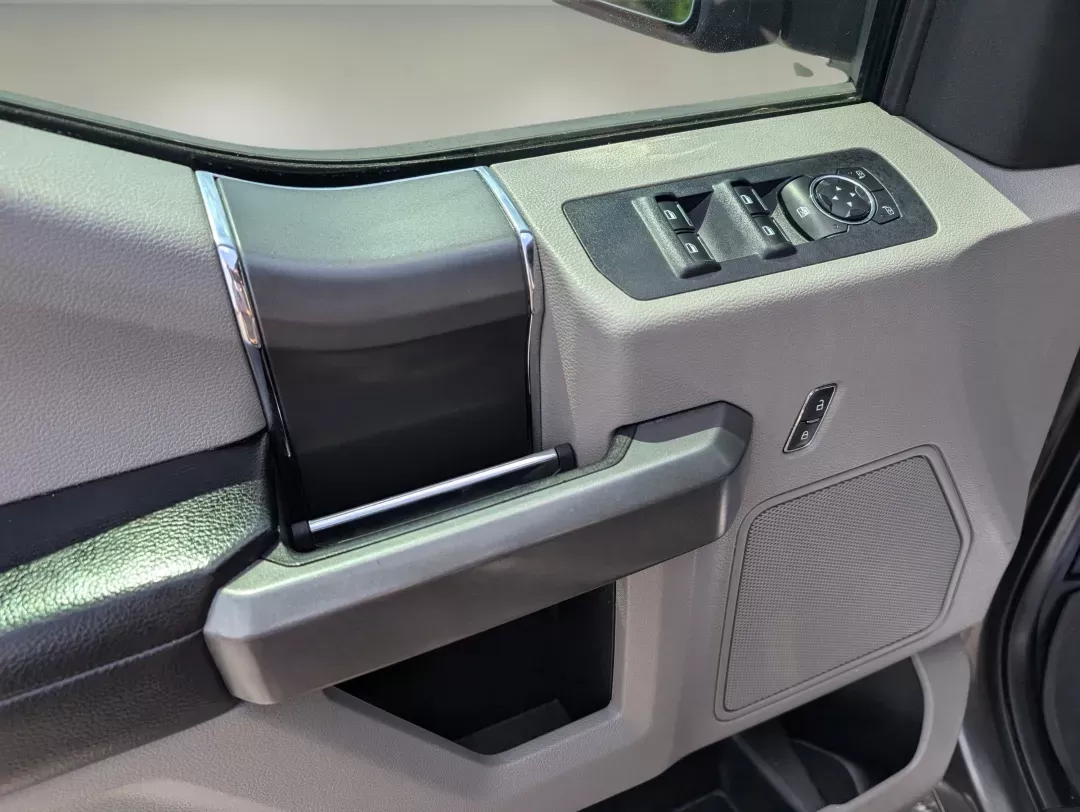 2016 Ford F-150 XLT (1FTEW1EG7GK) with an Twin Turbo Regular Unleaded V-6 3.5 L/213 engine, 6-Speed Automatic w/OD transmission, located at 804 22nd Ave, Phenix City, AL, 36870, (334) 297-1860, 32.484749, -85.024475 - 2016 Ford F-150 XLT - Photo#8