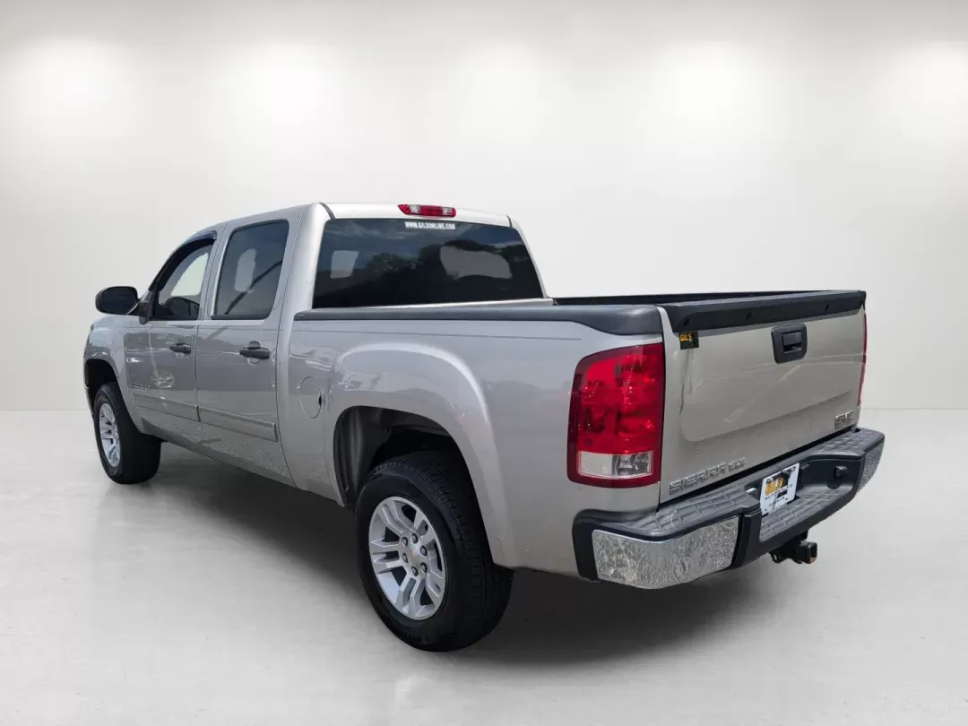 2008 /Ebony GMC Sierra 1500 SLE1 (3GTEC13J08G) with an Gas V8 5.3L/323 engine, 4-Speed Automatic w/OD transmission, located at 804 22nd Ave, Phenix City, AL, 36870, (334) 297-1860, 32.484749, -85.024475 - 2008 GMC Sierra 1500 SLE1 - Photo#2