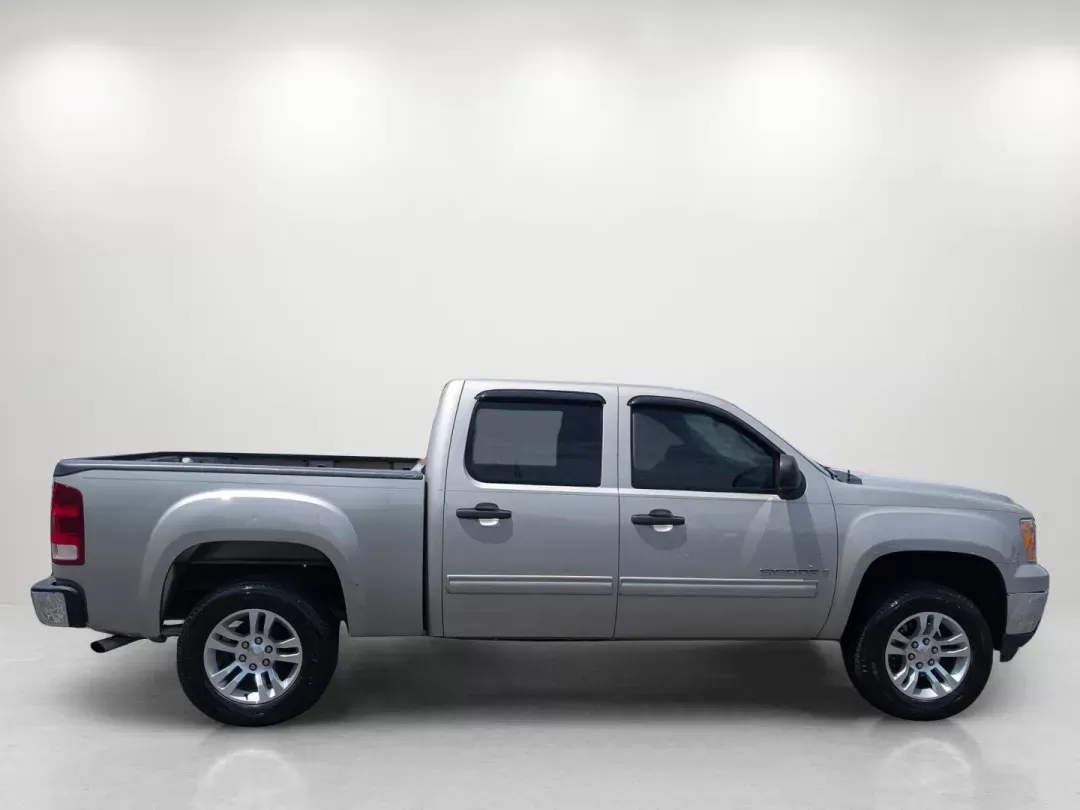 2008 /Ebony GMC Sierra 1500 SLE1 (3GTEC13J08G) with an Gas V8 5.3L/323 engine, 4-Speed Automatic w/OD transmission, located at 804 22nd Ave, Phenix City, AL, 36870, (334) 297-1860, 32.484749, -85.024475 - 2008 GMC Sierra 1500 SLE1 - Photo#5