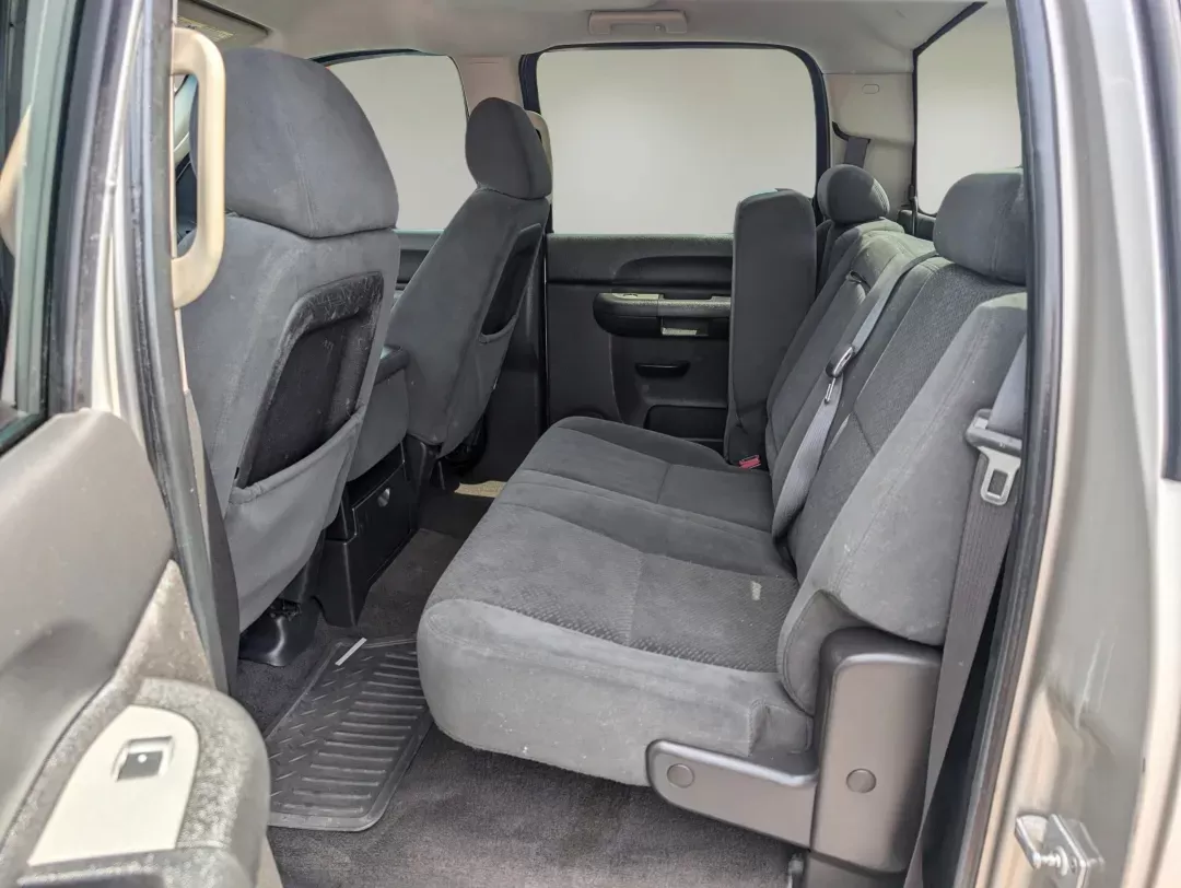2008 /Ebony GMC Sierra 1500 SLE1 (3GTEC13J08G) with an Gas V8 5.3L/323 engine, 4-Speed Automatic w/OD transmission, located at 804 22nd Ave, Phenix City, AL, 36870, (334) 297-1860, 32.484749, -85.024475 - 2008 GMC Sierra 1500 SLE1 - Photo#11