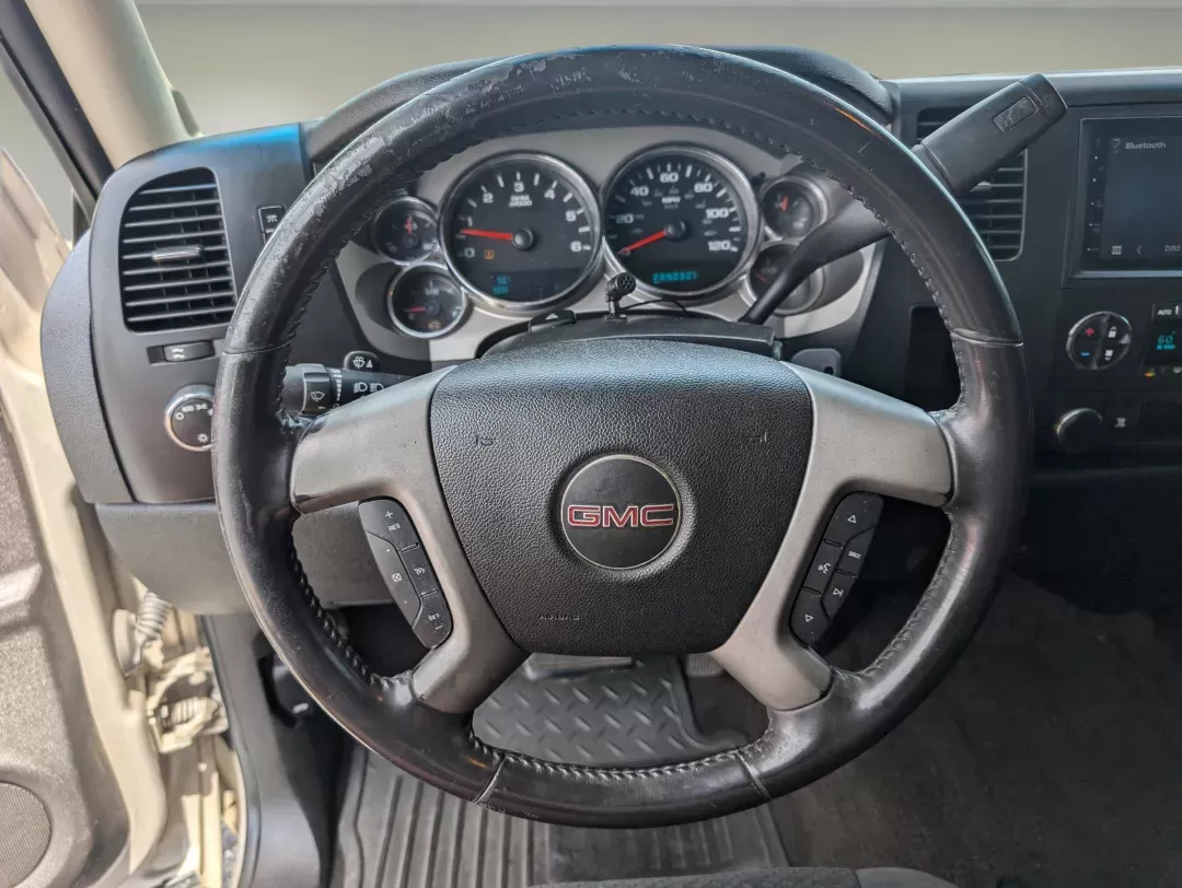 2008 /Ebony GMC Sierra 1500 SLE1 (3GTEC13J08G) with an Gas V8 5.3L/323 engine, 4-Speed Automatic w/OD transmission, located at 804 22nd Ave, Phenix City, AL, 36870, (334) 297-1860, 32.484749, -85.024475 - 2008 GMC Sierra 1500 SLE1 - Photo#15
