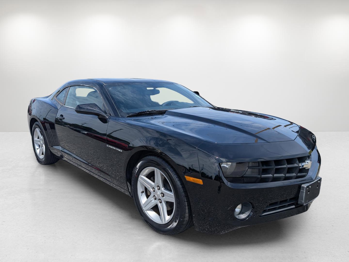 2012 /Black Chevrolet Camaro 1LT (2G1FB1E3XC9) with an Gas V6 3.6L/217 engine, 6-Speed Automatic transmission, located at 7000 Northlake Connector, Columbus, GA, 31904, (706) 987-8085, 32.524975, -84.978134 - 2012 Chevrolet Camaro 1LT - Photo#6