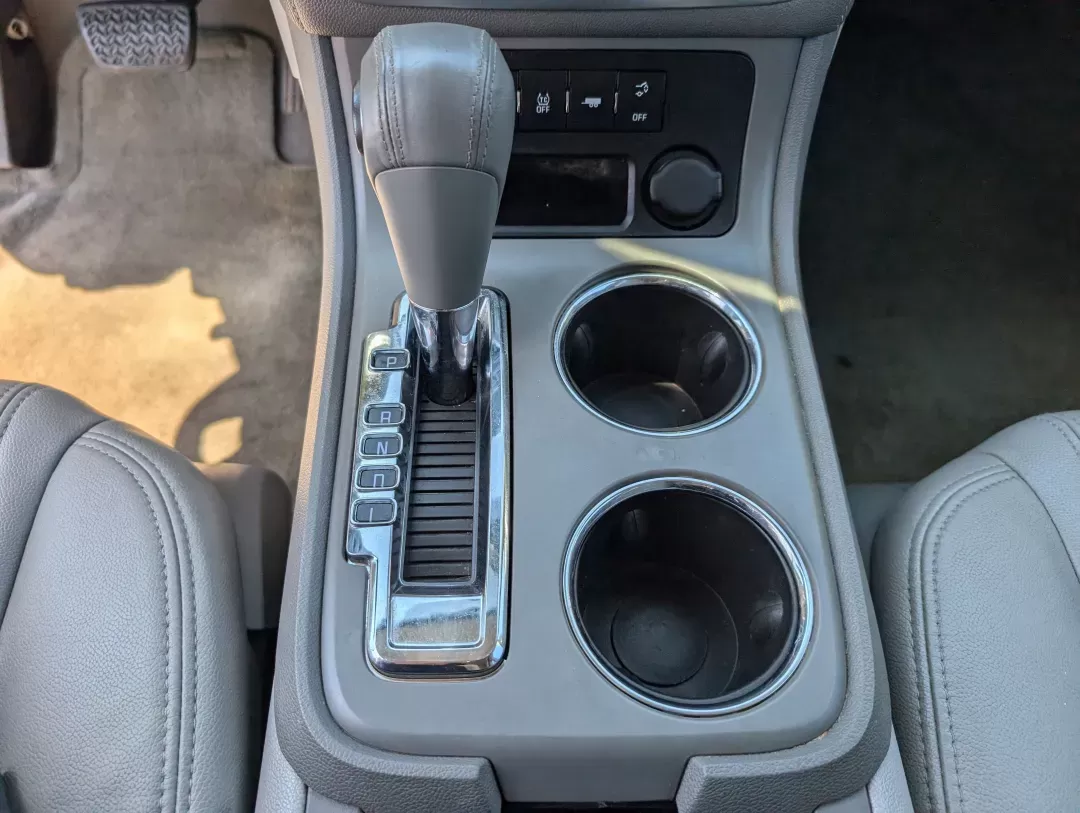 2014 /Light Titanium GMC Acadia SLE (1GKKRPKD6EJ) with an Gas V6 3.6L/220 engine, 6-Speed Automatic transmission, located at 5115 14th Ave., Columbus, GA, 31904, (706) 323-0345, 32.511494, -84.971046 - 2014 GMC Acadia SLE - Photo#12