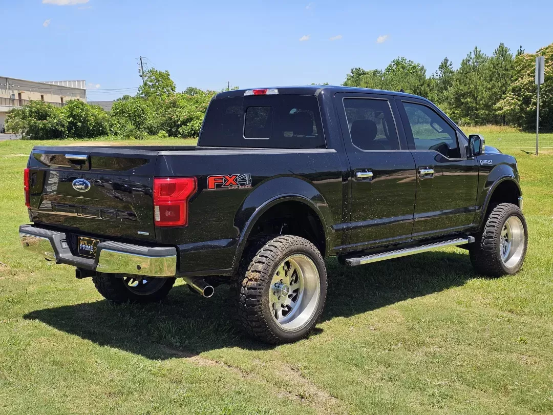 2018 Ford F-150 LARIAT (1FTEW1EG4JK) with an Twin Turbo Regular Unleaded V-6 3.5 L/213 engine, 10-Speed Automatic w/OD transmission, located at 521 Old Farm Lane Rd, Prattville, AL, 36066, (334) 325-1505, 32.482460, -86.416367 - 2018 Ford F-150 LARIAT - Photo#5