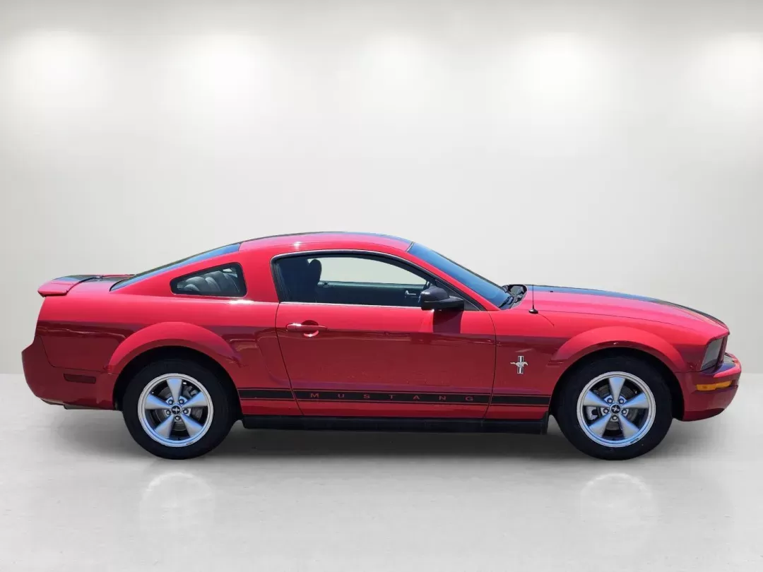 2008 Ford Mustang Deluxe (1ZVHT80N285) with an Gas V6 4.0L/244 engine, located at 521 Old Farm Lane Rd, Prattville, AL, 36066, (334) 325-1505, 32.482460, -86.416367 - 2008 Ford Mustang Deluxe - Photo#4