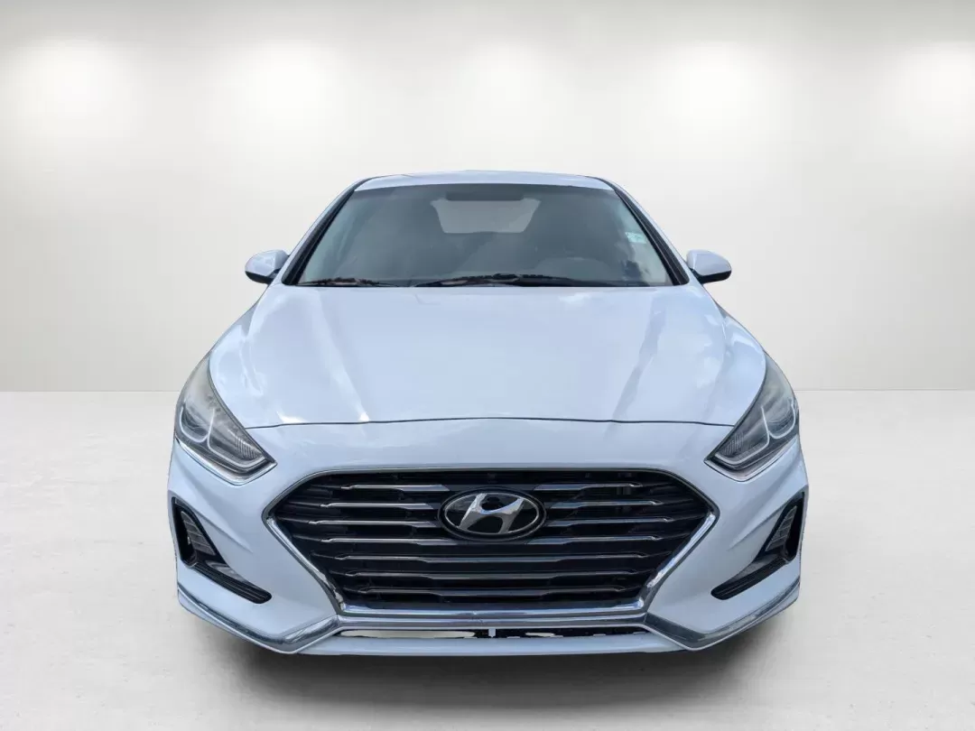 2019 /Black Hyundai Sonata SE (5NPE24AF9KH) with an Other engine, located at 5115 14th Ave., Columbus, GA, 31904, (706) 323-0345, 32.511494, -84.971046 - **Experience Your Next Adventure with the 2019 Hyundai Sonata SE from Gils Auto - Phenix City!**<br /> <br /> Imagine cruising down the streets of Phenix City, AL, with the windows down, music playing, and the sun shining on your Quartz White Pearl Hyundai Sonata. This stylish and reliable sedan is - Photo#1