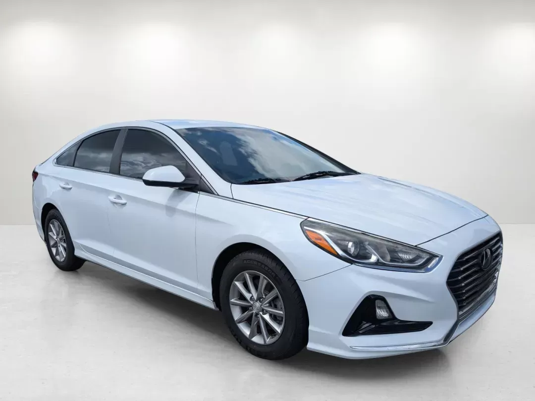 2019 /Black Hyundai Sonata SE (5NPE24AF9KH) with an Other engine, located at 5115 14th Ave., Columbus, GA, 31904, (706) 323-0345, 32.511494, -84.971046 - **Experience Your Next Adventure with the 2019 Hyundai Sonata SE from Gils Auto - Phenix City!**<br /> <br /> Imagine cruising down the streets of Phenix City, AL, with the windows down, music playing, and the sun shining on your Quartz White Pearl Hyundai Sonata. This stylish and reliable sedan is - Photo#2