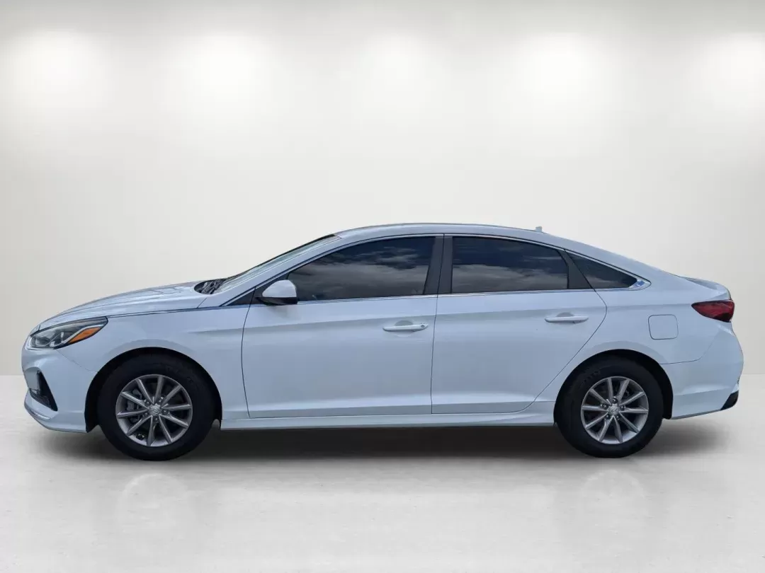 2019 /Black Hyundai Sonata SE (5NPE24AF9KH) with an Other engine, located at 5115 14th Ave., Columbus, GA, 31904, (706) 323-0345, 32.511494, -84.971046 - **Experience Your Next Adventure with the 2019 Hyundai Sonata SE from Gils Auto - Phenix City!**<br /> <br /> Imagine cruising down the streets of Phenix City, AL, with the windows down, music playing, and the sun shining on your Quartz White Pearl Hyundai Sonata. This stylish and reliable sedan is - Photo#7