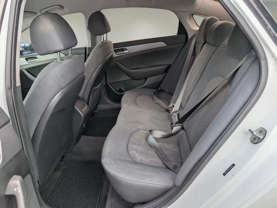 2019 /Black Hyundai Sonata SE (5NPE24AF9KH) with an Other engine, located at 5115 14th Ave., Columbus, GA, 31904, (706) 323-0345, 32.511494, -84.971046 - **Experience Your Next Adventure with the 2019 Hyundai Sonata SE from Gils Auto - Phenix City!**<br /> <br /> Imagine cruising down the streets of Phenix City, AL, with the windows down, music playing, and the sun shining on your Quartz White Pearl Hyundai Sonata. This stylish and reliable sedan is - Photo#10
