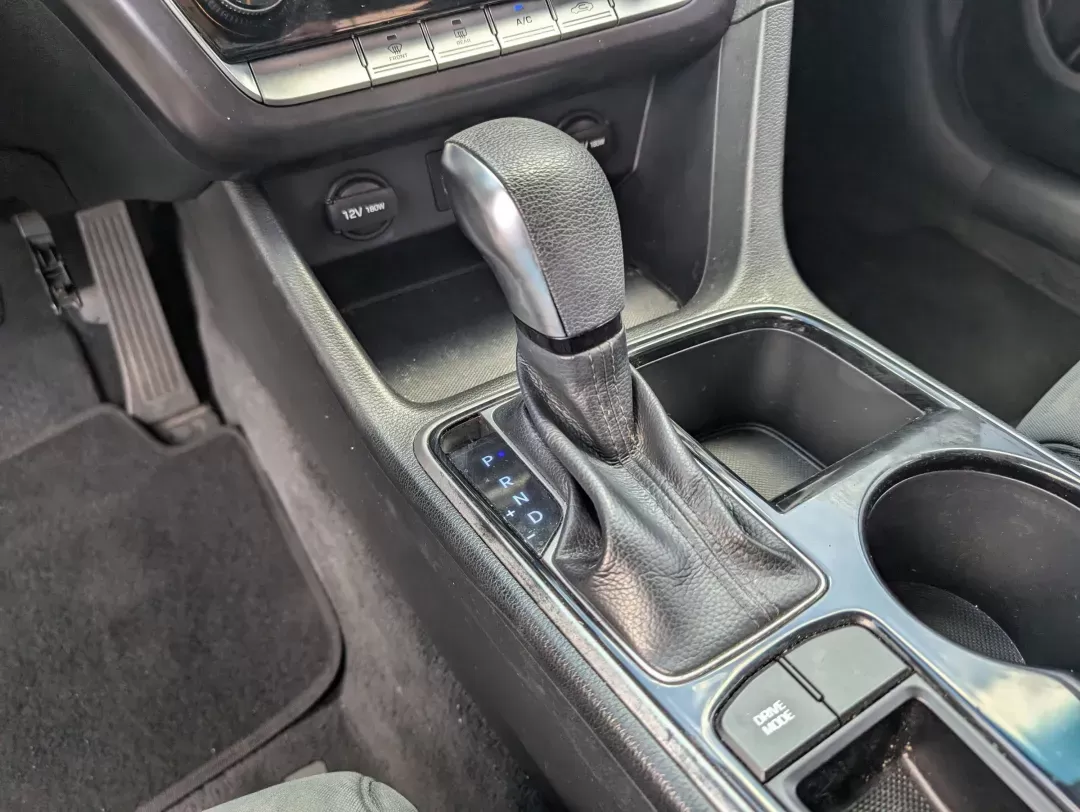 2019 /Black Hyundai Sonata SE (5NPE24AF9KH) with an Other engine, located at 5115 14th Ave., Columbus, GA, 31904, (706) 323-0345, 32.511494, -84.971046 - **Experience Your Next Adventure with the 2019 Hyundai Sonata SE from Gils Auto - Phenix City!**<br /> <br /> Imagine cruising down the streets of Phenix City, AL, with the windows down, music playing, and the sun shining on your Quartz White Pearl Hyundai Sonata. This stylish and reliable sedan is - Photo#13