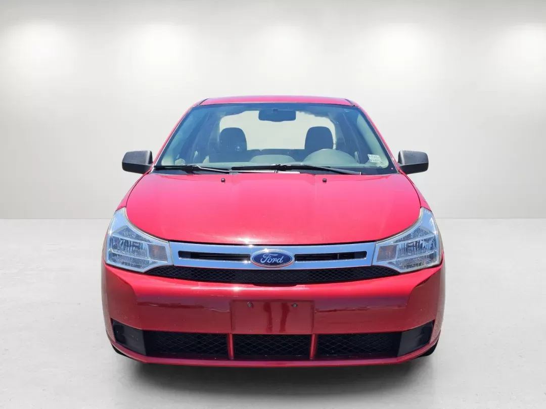 2008 /Medium Stone Ford Focus SE (1FAHP35N78W) with an Gas I4 2.0L/121 engine, located at 521 Old Farm Lane Rd, Prattville, AL, 36066, (334) 325-1505, 32.482460, -86.416367 - 2008 Ford Focus SE - Photo#2