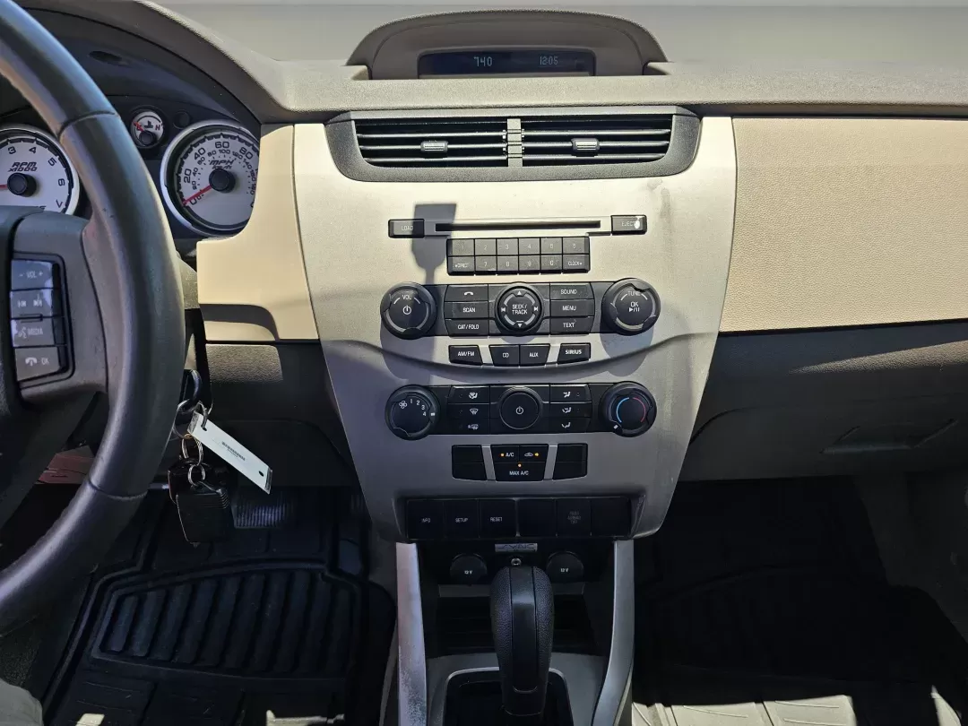 2008 /Medium Stone Ford Focus SE (1FAHP35N78W) with an Gas I4 2.0L/121 engine, located at 521 Old Farm Lane Rd, Prattville, AL, 36066, (334) 325-1505, 32.482460, -86.416367 - 2008 Ford Focus SE - Photo#13