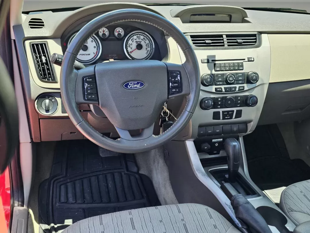 2008 /Medium Stone Ford Focus SE (1FAHP35N78W) with an Gas I4 2.0L/121 engine, located at 521 Old Farm Lane Rd, Prattville, AL, 36066, (334) 325-1505, 32.482460, -86.416367 - 2008 Ford Focus SE - Photo#16
