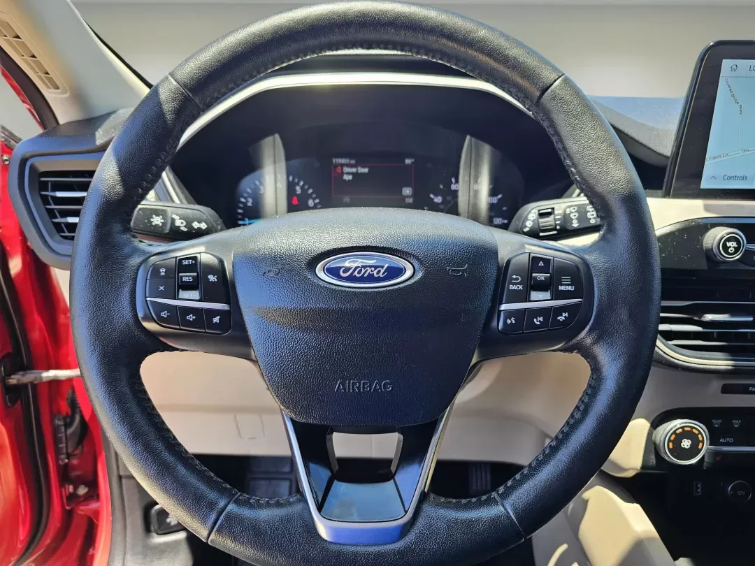 2020 Ford Escape SEL (1FMCU0H69LU) with an Intercooled Turbo Premium Unleaded I-3 1.5 L/91 engine, 8-Speed Automatic w/OD transmission, located at 521 Old Farm Lane Rd, Prattville, AL, 36066, (334) 325-1505, 32.482460, -86.416367 - 2020 Ford Escape SEL - Photo#11