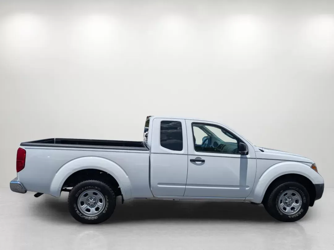 2011 /Steel Nissan Frontier S (1N6BD0CT0BC) with an Gas 4-cyl 2.5L/ engine, 5-Speed Automatic transmission, located at 1430 Gateway Drive, Opelika, AL, 36801, (334) 239-0944, 32.637871, -85.409790 - 2011 Nissan Frontier S - Photo#3