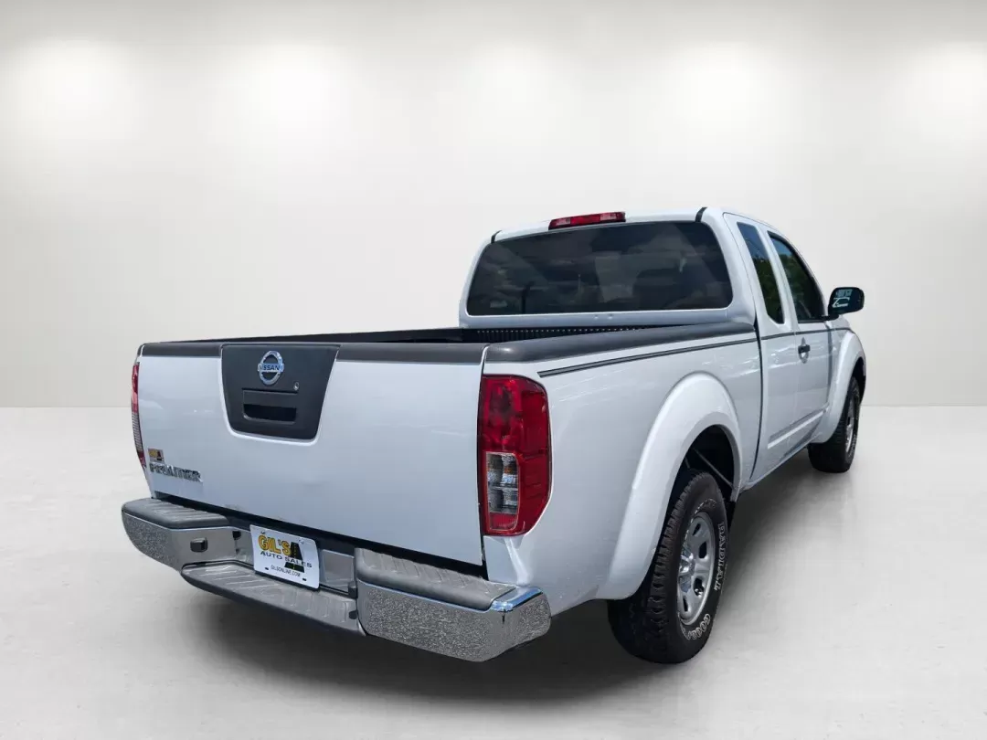 2011 /Steel Nissan Frontier S (1N6BD0CT0BC) with an Gas 4-cyl 2.5L/ engine, 5-Speed Automatic transmission, located at 1430 Gateway Drive, Opelika, AL, 36801, (334) 239-0944, 32.637871, -85.409790 - 2011 Nissan Frontier S - Photo#4