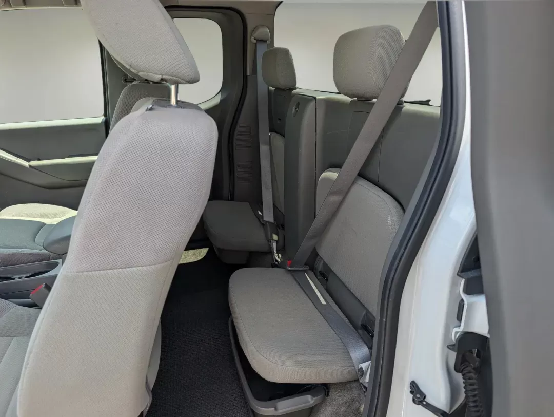 2011 /Steel Nissan Frontier S (1N6BD0CT0BC) with an Gas 4-cyl 2.5L/ engine, 5-Speed Automatic transmission, located at 1430 Gateway Drive, Opelika, AL, 36801, (334) 239-0944, 32.637871, -85.409790 - 2011 Nissan Frontier S - Photo#10