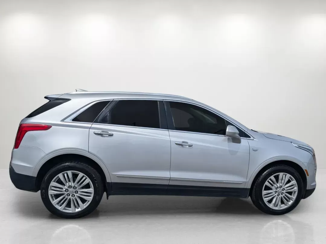 2018 /Jet Black Cadillac XT5 Premium Luxury FWD (1GYKNERS0JZ) with an Gas V6 3.6L/222.6 engine, 8-Speed Automatic transmission, located at 3959 U.S. 80 W, Phenix City, AL, 36870, (334) 297-4885, 32.469296, -85.135185 - 2018 Cadillac XT5 Premium Luxury FWD - Photo#3
