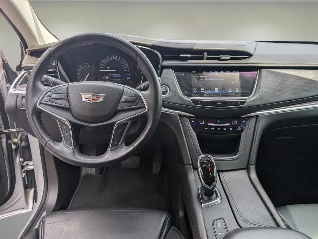 2018 /Jet Black Cadillac XT5 Premium Luxury FWD (1GYKNERS0JZ) with an Gas V6 3.6L/222.6 engine, 8-Speed Automatic transmission, located at 3959 U.S. 80 W, Phenix City, AL, 36870, (334) 297-4885, 32.469296, -85.135185 - 2018 Cadillac XT5 Premium Luxury FWD - Photo#11