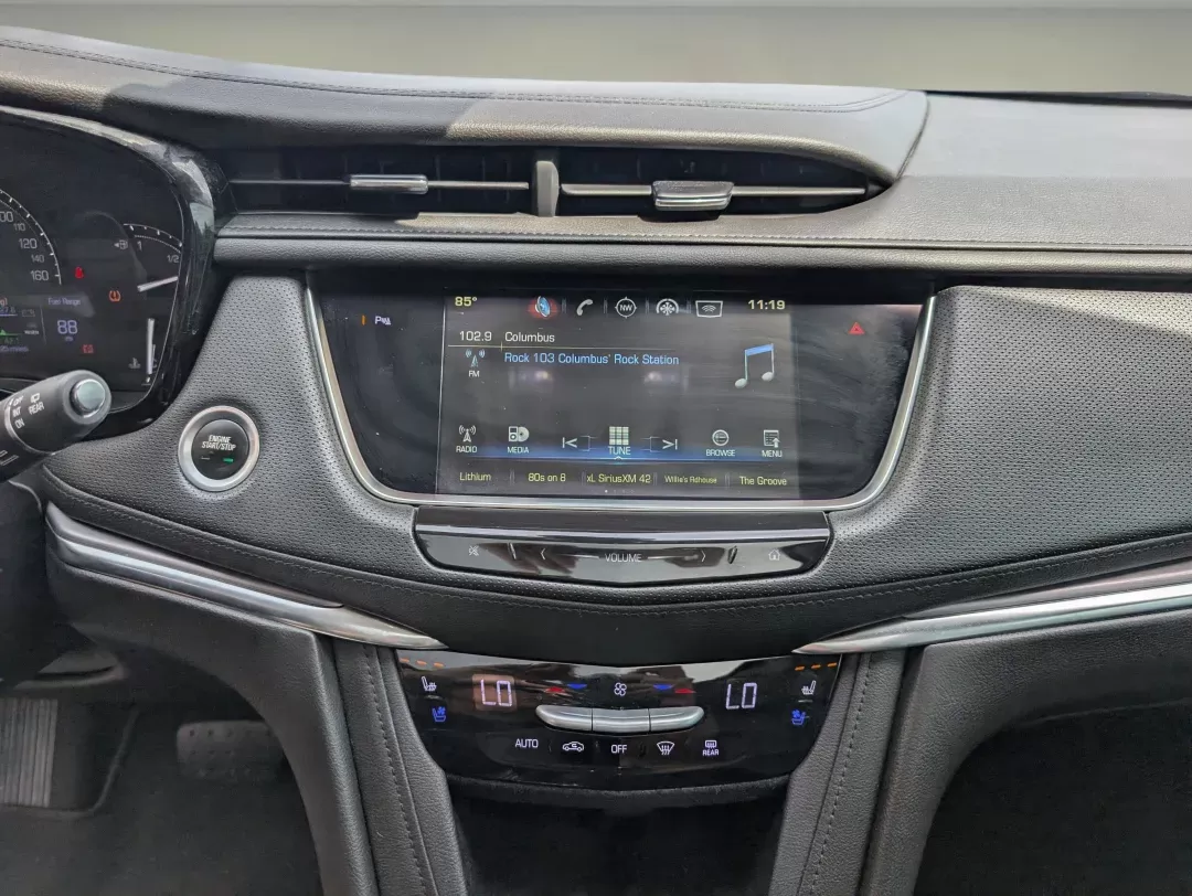 2018 /Jet Black Cadillac XT5 Premium Luxury FWD (1GYKNERS0JZ) with an Gas V6 3.6L/222.6 engine, 8-Speed Automatic transmission, located at 3959 U.S. 80 W, Phenix City, AL, 36870, (334) 297-4885, 32.469296, -85.135185 - 2018 Cadillac XT5 Premium Luxury FWD - Photo#12