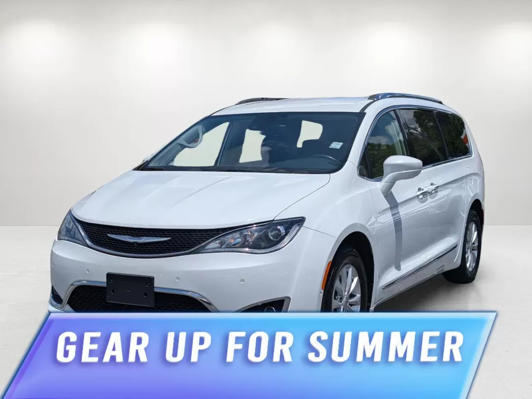 2018 /Black/Alloy Chrysler Pacifica Touring L (2C4RC1BG6JR) with an Regular Unleaded V-6 3.6 L/220 engine, 9-Speed Automatic w/OD transmission, located at 804 22nd Ave, Phenix City, AL, 36870, (334) 297-1860, 32.484749, -85.024475 - 2018 Chrysler Pacifica Touring L - Photo#0