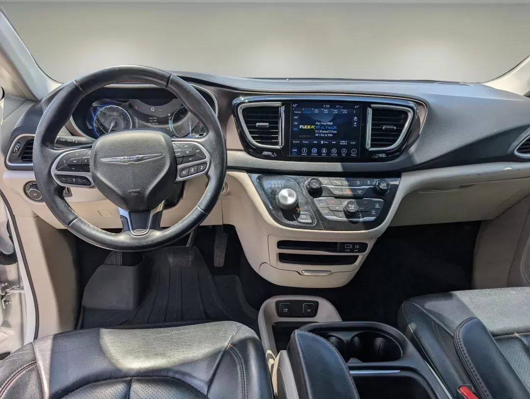 2018 /Black/Alloy Chrysler Pacifica Touring L (2C4RC1BG6JR) with an Regular Unleaded V-6 3.6 L/220 engine, 9-Speed Automatic w/OD transmission, located at 804 22nd Ave, Phenix City, AL, 36870, (334) 297-1860, 32.484749, -85.024475 - 2018 Chrysler Pacifica Touring L - Photo#12