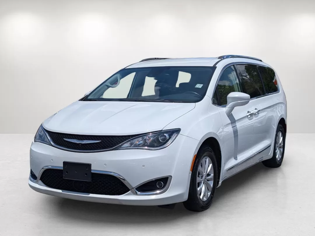 2018 /Black/Alloy Chrysler Pacifica Touring L (2C4RC1BG6JR) with an Other engine, located at 3959 U.S. 80 W, Phenix City, AL, 36870, (334) 297-4885, 32.469296, -85.135185 - **Experience the Ultimate Family Adventure in a 2018 Chrysler Pacifica!**<br /> <br /> Discover the ideal vehicle for family road trips and everyday adventures at Gils Auto - Opelika! Located conveniently in Opelika, AL, at 1430 Gateway Drive, our Buy Here Pay Here dealership offers guaranteed appro - Photo#1