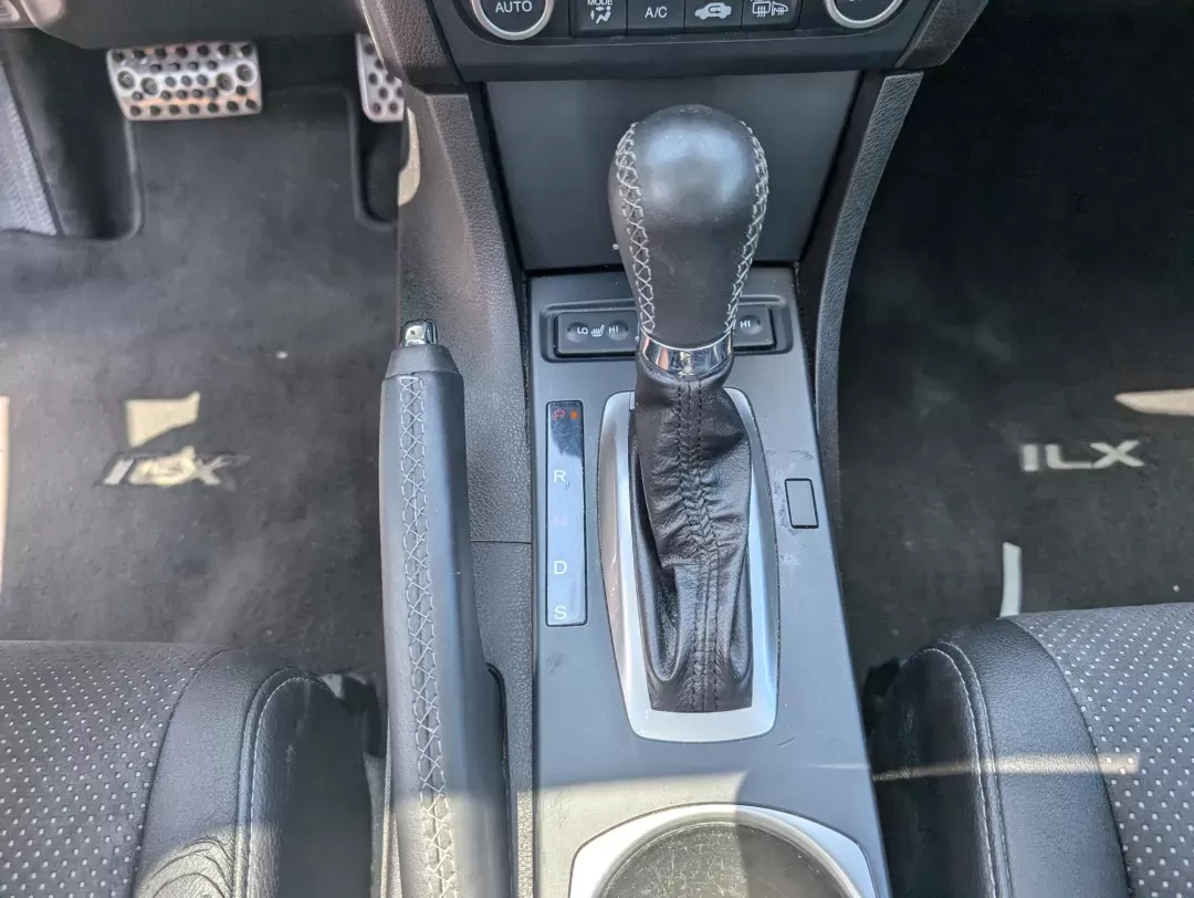 2016 Acura ILX w/Premium/A-SPEC Pkg (19UDE2F8XGA) with an Premium Unleaded I-4 2.4 L/144 engine, 8-Speed Auto-Shift Manual w/OD transmission, located at 5115 14th Ave., Columbus, GA, 31904, (706) 323-0345, 32.511494, -84.971046 - 2016 Acura ILX w/Premium/A-SPEC Pkg - Photo#11