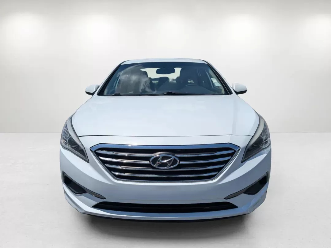 2016 /Beige Hyundai Sonata 2.4L SE (5NPE24AF2GH) with an Regular Unleaded I-4 2.4 L/144 engine, 6-Speed Automatic w/OD transmission, located at 3959 U.S. 80 W, Phenix City, AL, 36870, (334) 297-4885, 32.469296, -85.135185 - 2016 Hyundai Sonata 2.4L SE - Photo#1